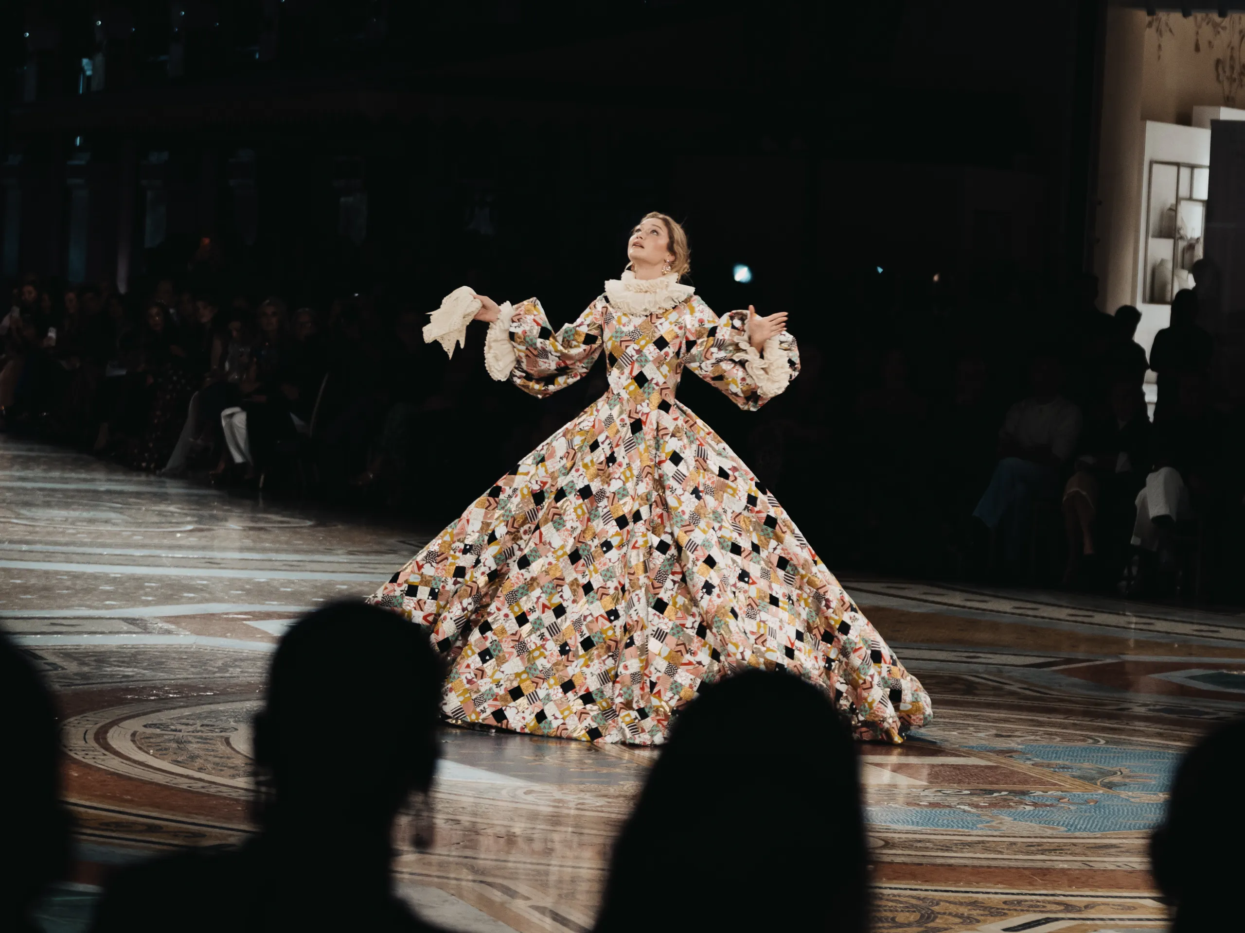 Gigi Hadid y el Arte de la Alta Costura